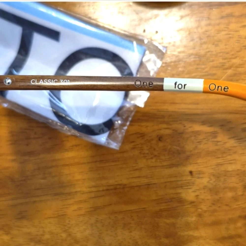 Toms Brown Glasses In Case With Cloth - Picture 5 of 8